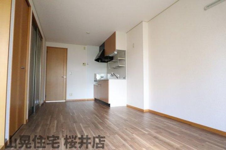 サンホワイト桜の居間