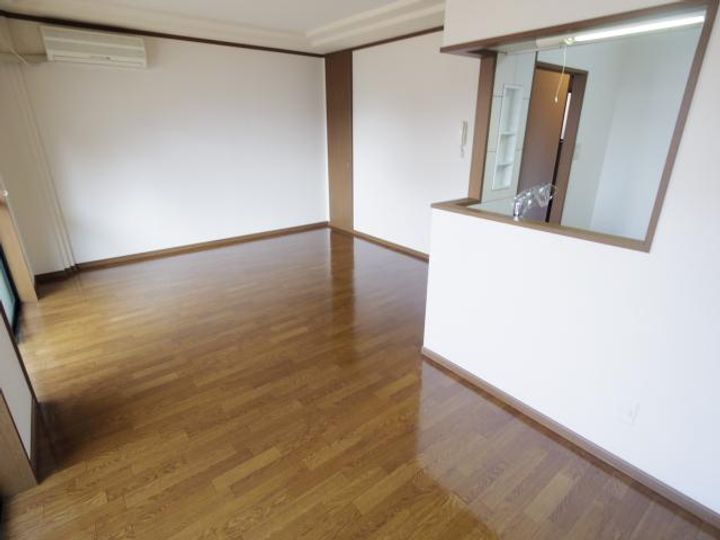 奈良県天理市合場町(マンション)の賃貸物件の居間