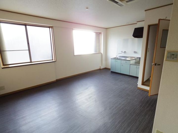 奈良県天理市勾田町(マンション)の賃貸物件の居間