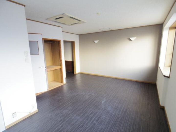 奈良県天理市勾田町(マンション)の賃貸物件の居間