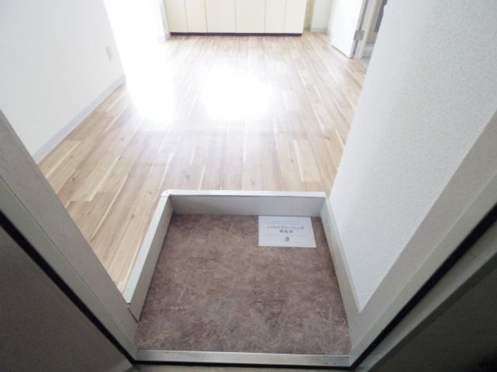 奈良県天理市勾田町(マンション)の賃貸物件の玄関
