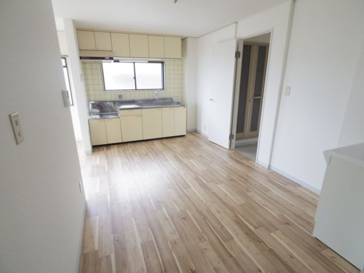 奈良県天理市勾田町(マンション)の賃貸物件の居間