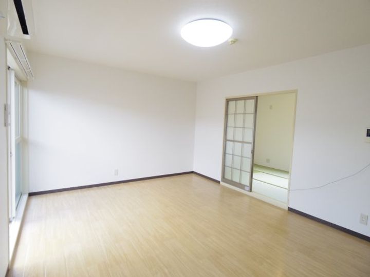 奈良県天理市勾田町(アパート)の賃貸物件の居間