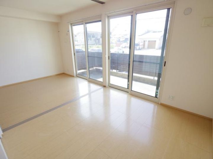 奈良県天理市櫟本町(アパート)の賃貸物件の居間