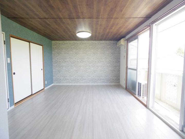 奈良県天理市櫟本町(アパート)の賃貸物件の居間
