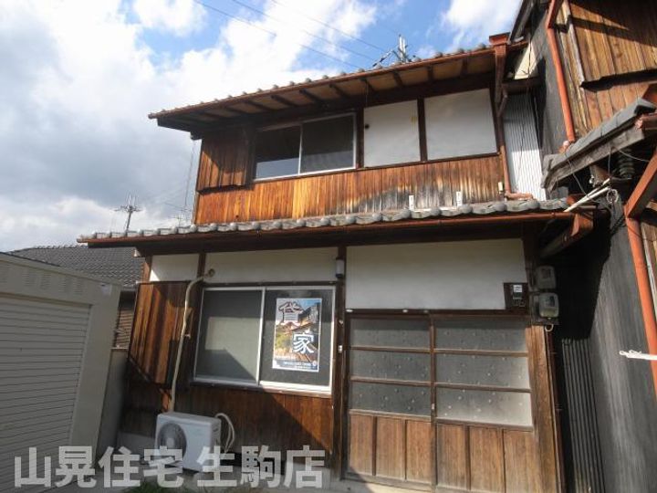 奈良県生駒市辻町(テラスハウス)の賃貸物件の外観