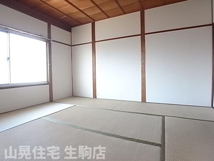 奈良県生駒市辻町(テラスハウス)の賃貸物件の居間