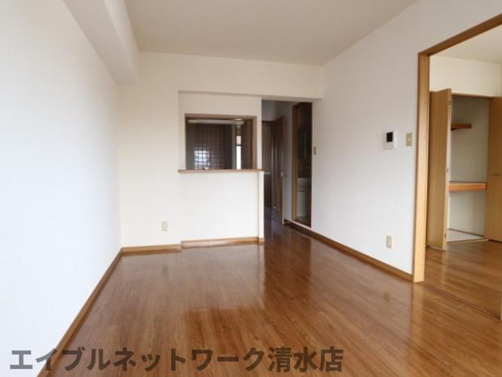 静岡県静岡市清水区有東坂(マンション)の賃貸物件の居間