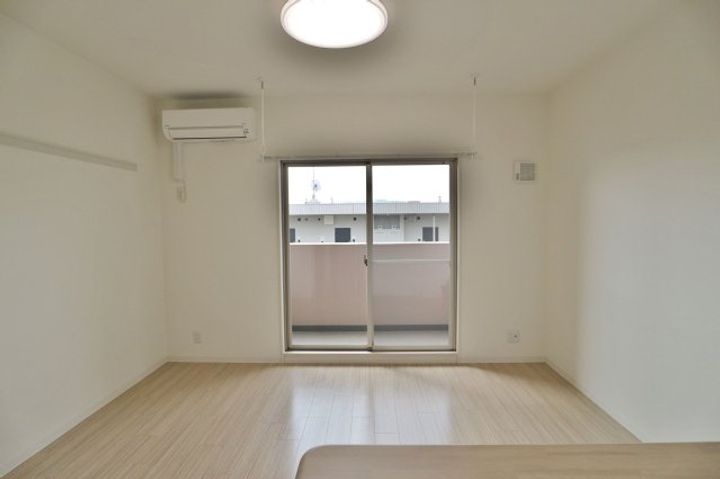 静岡県静岡市清水区江尻町(マンション)の賃貸物件の居間