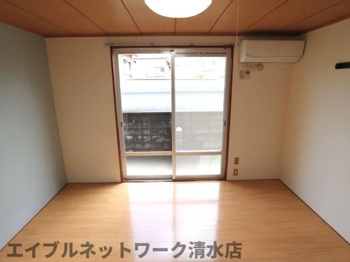 静岡県静岡市清水区追分2丁目(アパート)の賃貸物件の居間