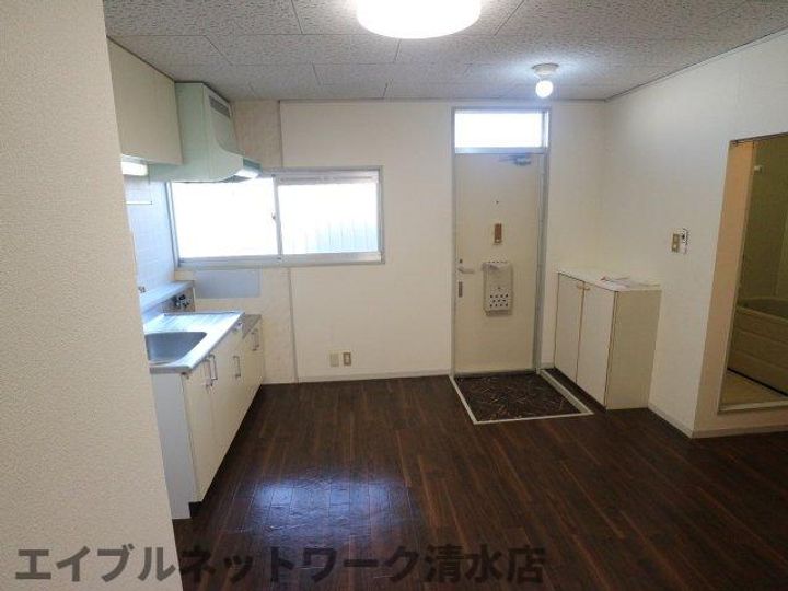 静岡県静岡市清水区追分2丁目(アパート)の賃貸物件の居間