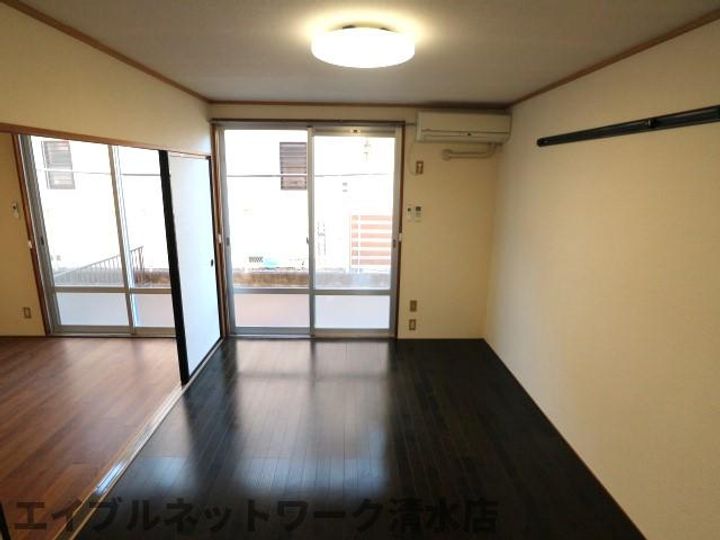 静岡県静岡市清水区追分2丁目(アパート)の賃貸物件の居間