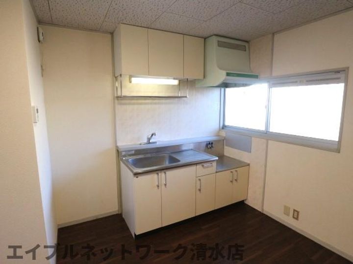 静岡県静岡市清水区追分2丁目(アパート)の賃貸物件のキッチン
