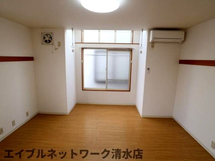 静岡県静岡市清水区追分4丁目(アパート)の賃貸物件の居間