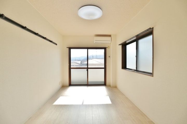 静岡県静岡市清水区大坪1丁目(マンション)の賃貸物件の居間