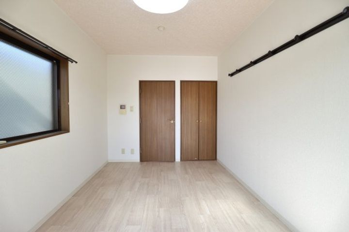 静岡県静岡市清水区大坪1丁目(マンション)の賃貸物件の居間
