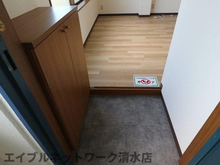 静岡県静岡市清水区大坪1丁目(マンション)の賃貸物件の玄関