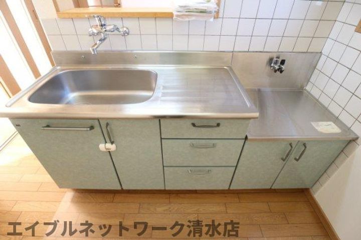 静岡県静岡市清水区興津本町(アパート)の賃貸物件のキッチン