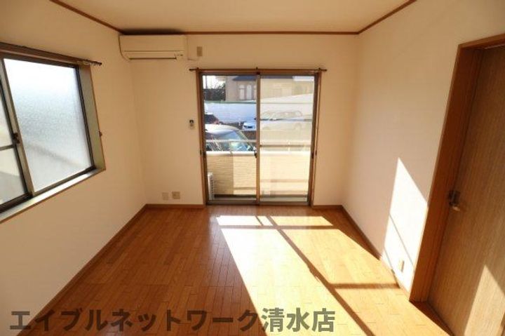 静岡県静岡市清水区興津本町(アパート)の賃貸物件の居間