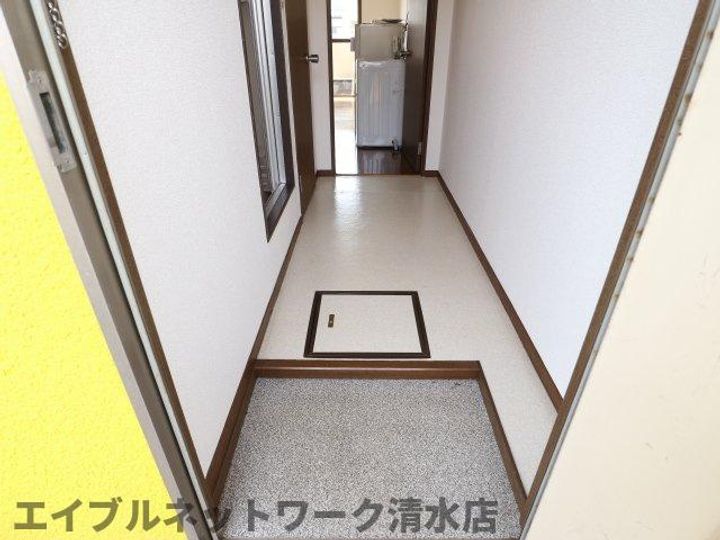 静岡県静岡市清水区折戸(アパート)の賃貸物件の玄関