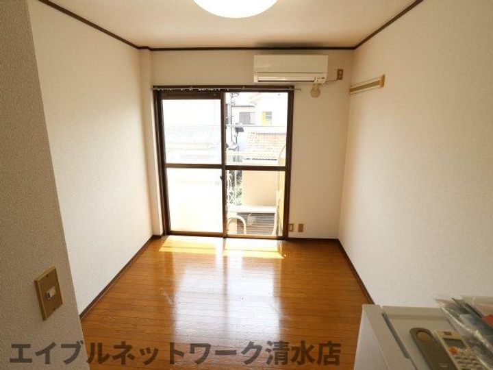 静岡県静岡市清水区折戸(アパート)の賃貸物件の居間