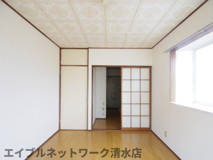 静岡県静岡市清水区折戸5丁目(アパート)の賃貸物件の居間