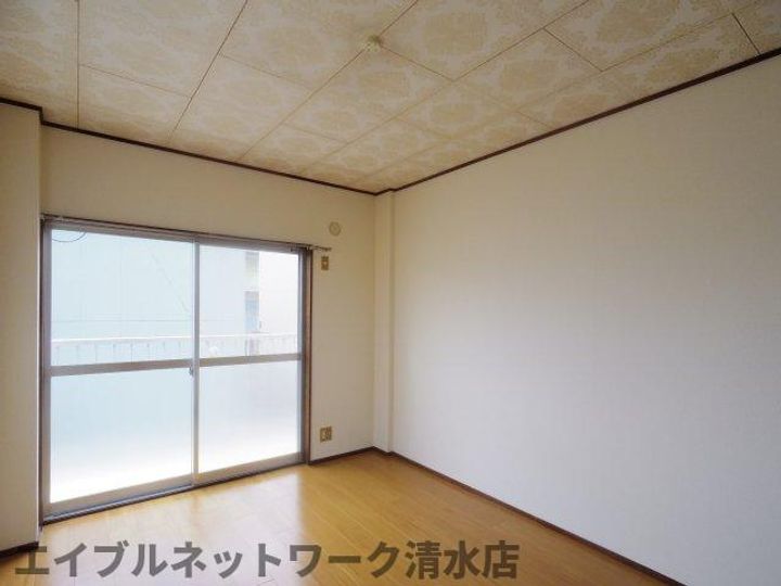 静岡県静岡市清水区折戸5丁目(アパート)の賃貸物件の居間