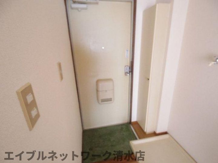 静岡県静岡市清水区折戸5丁目(アパート)の賃貸物件の玄関