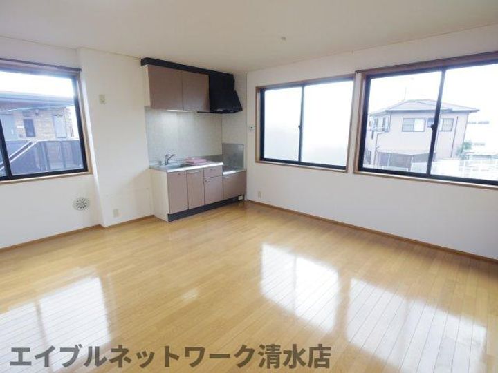 静岡県静岡市清水区北脇(アパート)の賃貸物件の居間