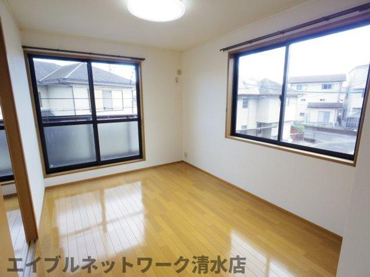 静岡県静岡市清水区北脇(アパート)の賃貸物件の居間