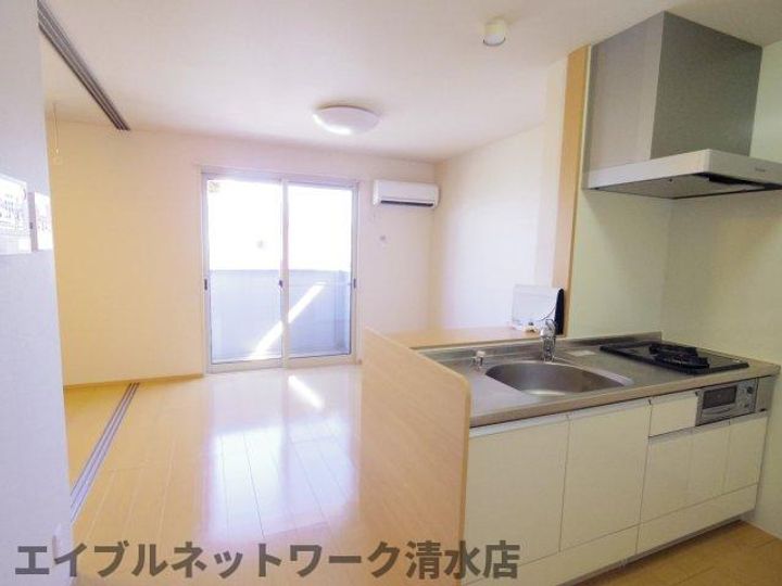 静岡県静岡市清水区北脇(アパート)の賃貸物件の居間