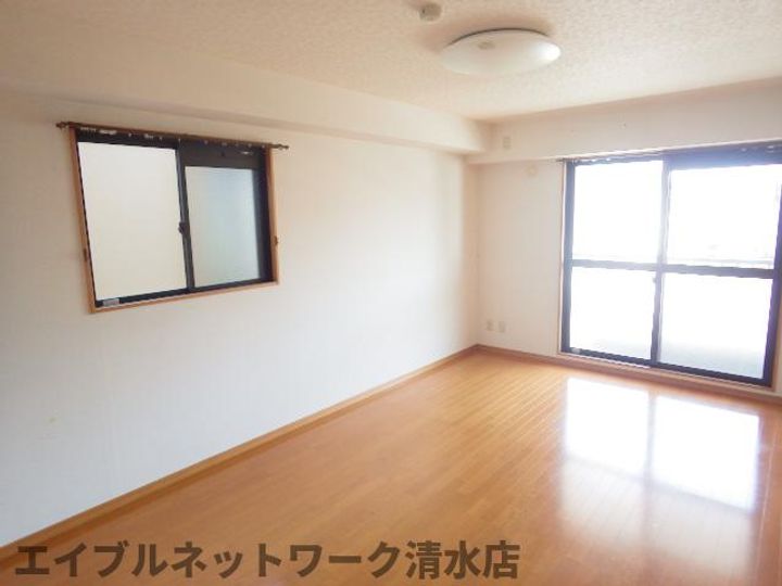 静岡県静岡市清水区堂林1丁目(マンション)の賃貸物件の居間