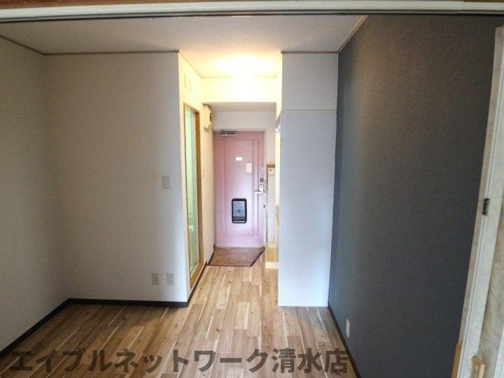 静岡県静岡市清水区殿沢2丁目(マンション)の賃貸物件の居間