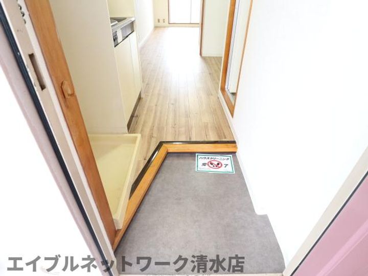 静岡県静岡市清水区殿沢2丁目(マンション)の賃貸物件の玄関