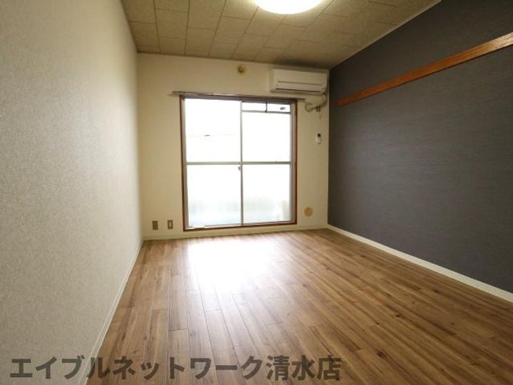 静岡県静岡市清水区殿沢2丁目(マンション)の賃貸物件の居間