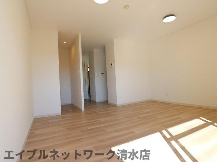 静岡県静岡市清水区巴町(マンション)の賃貸物件の居間