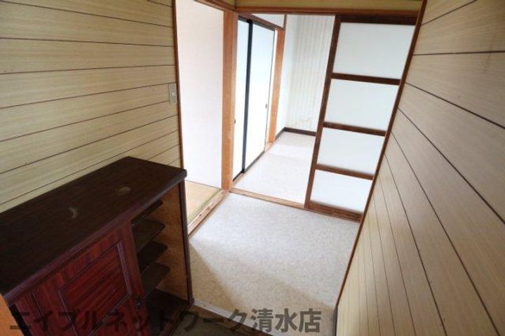 静岡県静岡市清水区沼田町(マンション)の賃貸物件の玄関