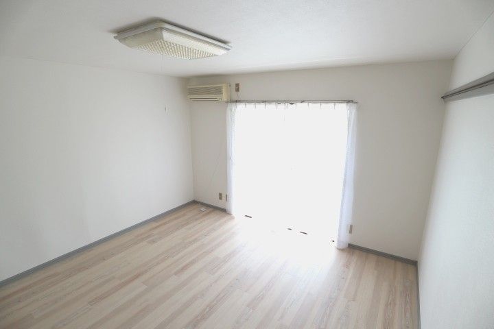 静岡県静岡市清水区三保(アパート)の賃貸物件の居間