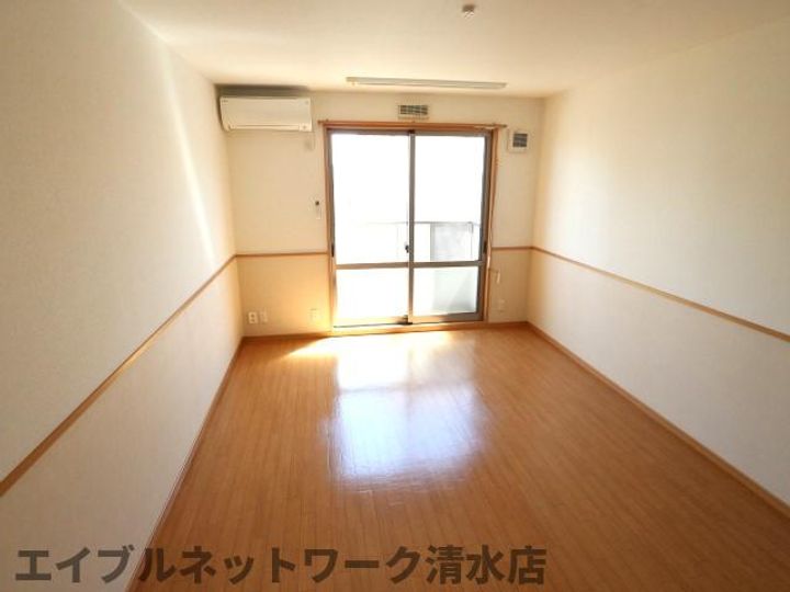 静岡県静岡市清水区宮加三(アパート)の賃貸物件の居間