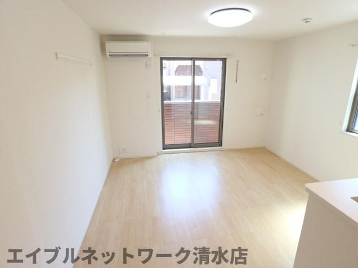 静岡県静岡市清水区横砂東町(アパート)の賃貸物件の居間
