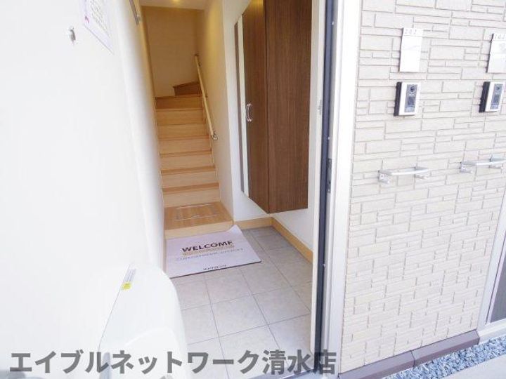 静岡県静岡市清水区蒲原新栄(アパート)の賃貸物件の玄関