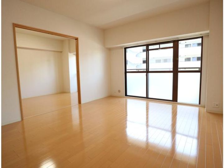 奈良県奈良市西登美ヶ丘2丁目(マンション)の賃貸物件の居間