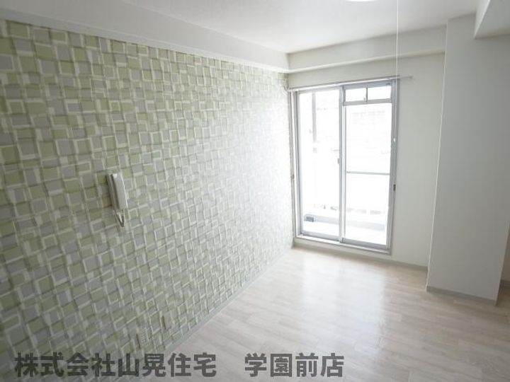 奈良県奈良市三碓2丁目(マンション)の賃貸物件の居間