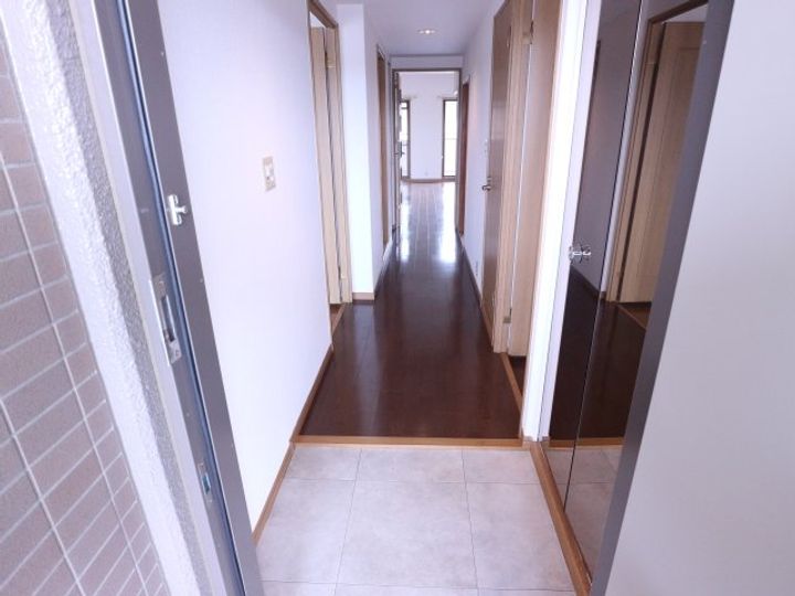 奈良県奈良市富雄北1丁目(マンション)の賃貸物件の玄関