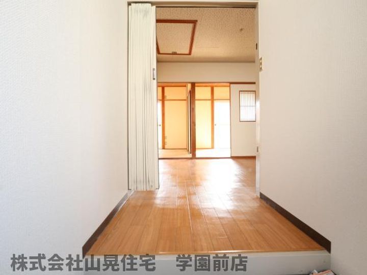 奈良県奈良市六条緑町3丁目(アパート)の賃貸物件の玄関