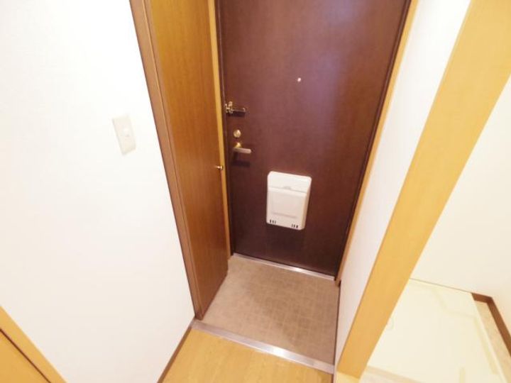 奈良県大和郡山市西岡町(マンション)の賃貸物件の玄関