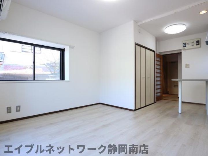 プチキャッスル八幡104の内装