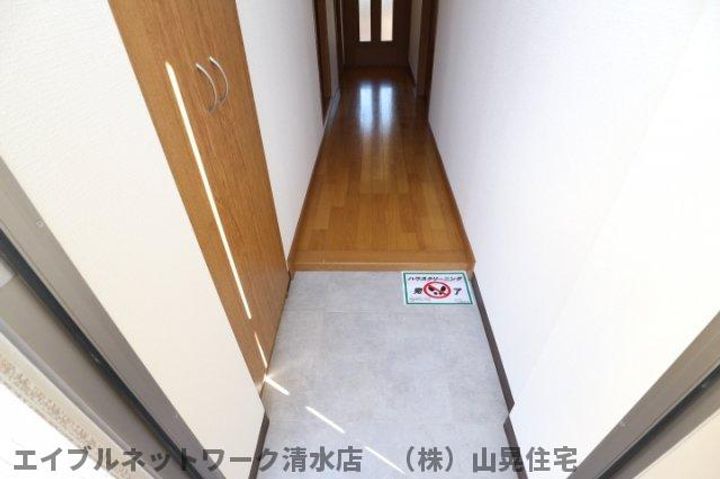 静岡県静岡市清水区村松原1丁目(マンション)の賃貸物件の玄関
