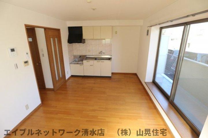 静岡県静岡市清水区村松原1丁目(マンション)の賃貸物件の居間