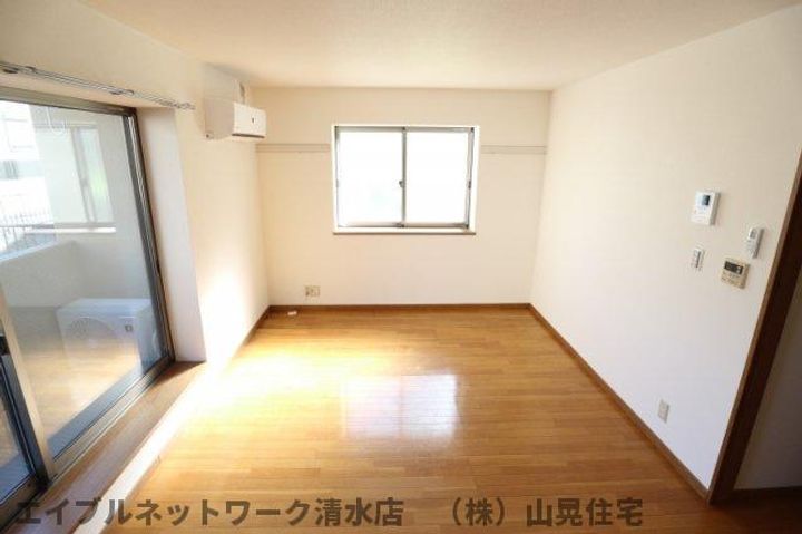 静岡県静岡市清水区村松原1丁目(マンション)の賃貸物件の居間